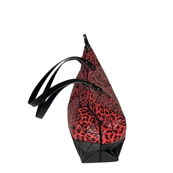 P. Luca tote coral red leopard and black geometric bendable‎ purse. - Picture 7 of 12
